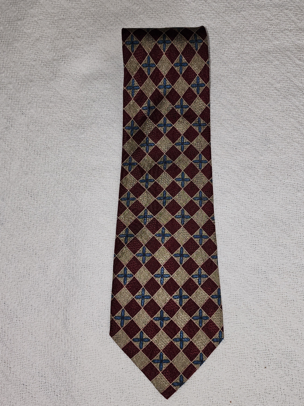 XMI for NORDSTROM Burgundy and Beige Diamond Pattern Tie with Blue Accents